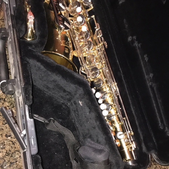 Saxophone - Picture 3 of 4